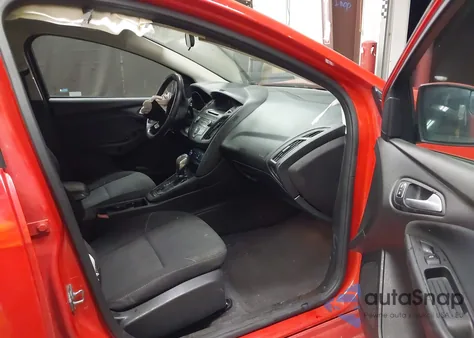 2016 Ford Focus Se z USA, uszkodzony, nr VIN 1FADP3K22GL337099